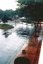 雨の日の学校